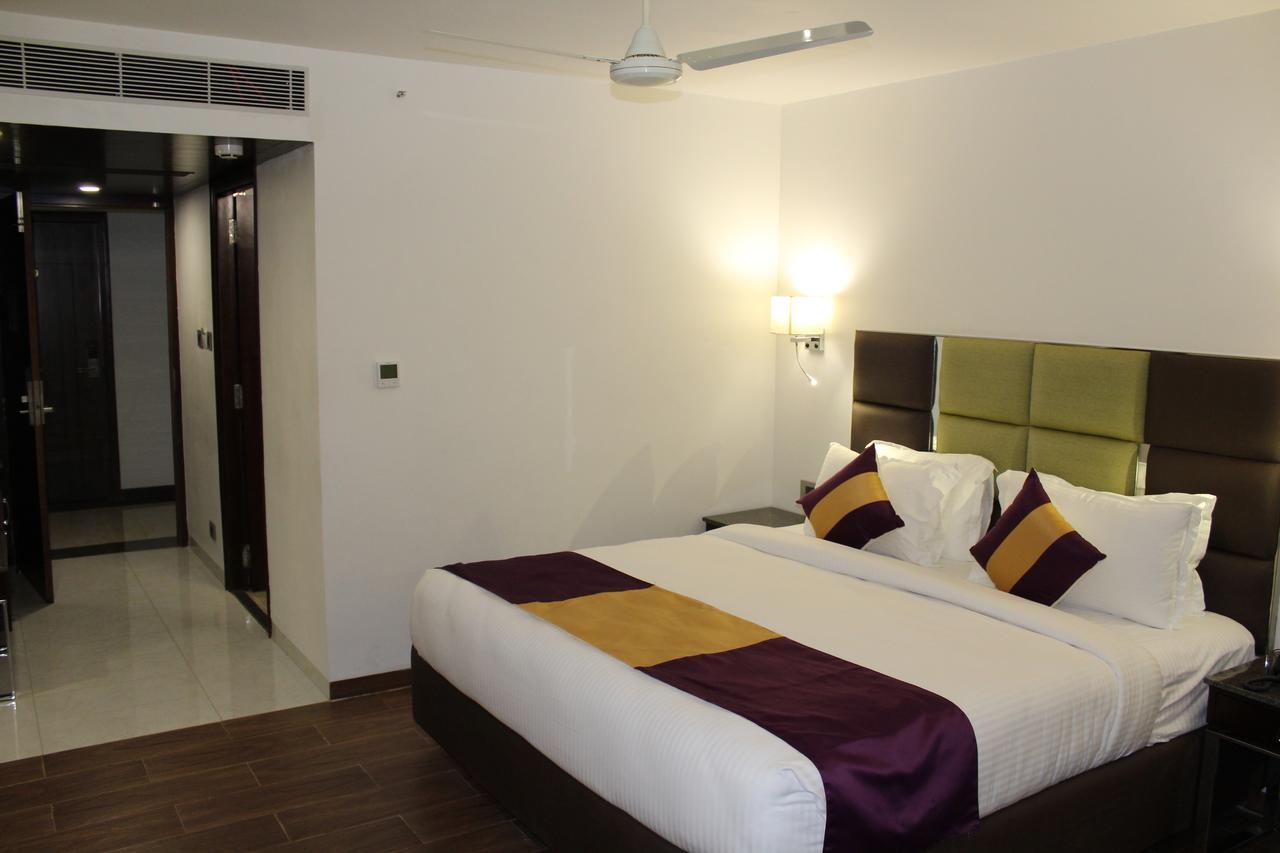 Hotel Ajantha Evergreen Vijayawāda Eksteriør bilde