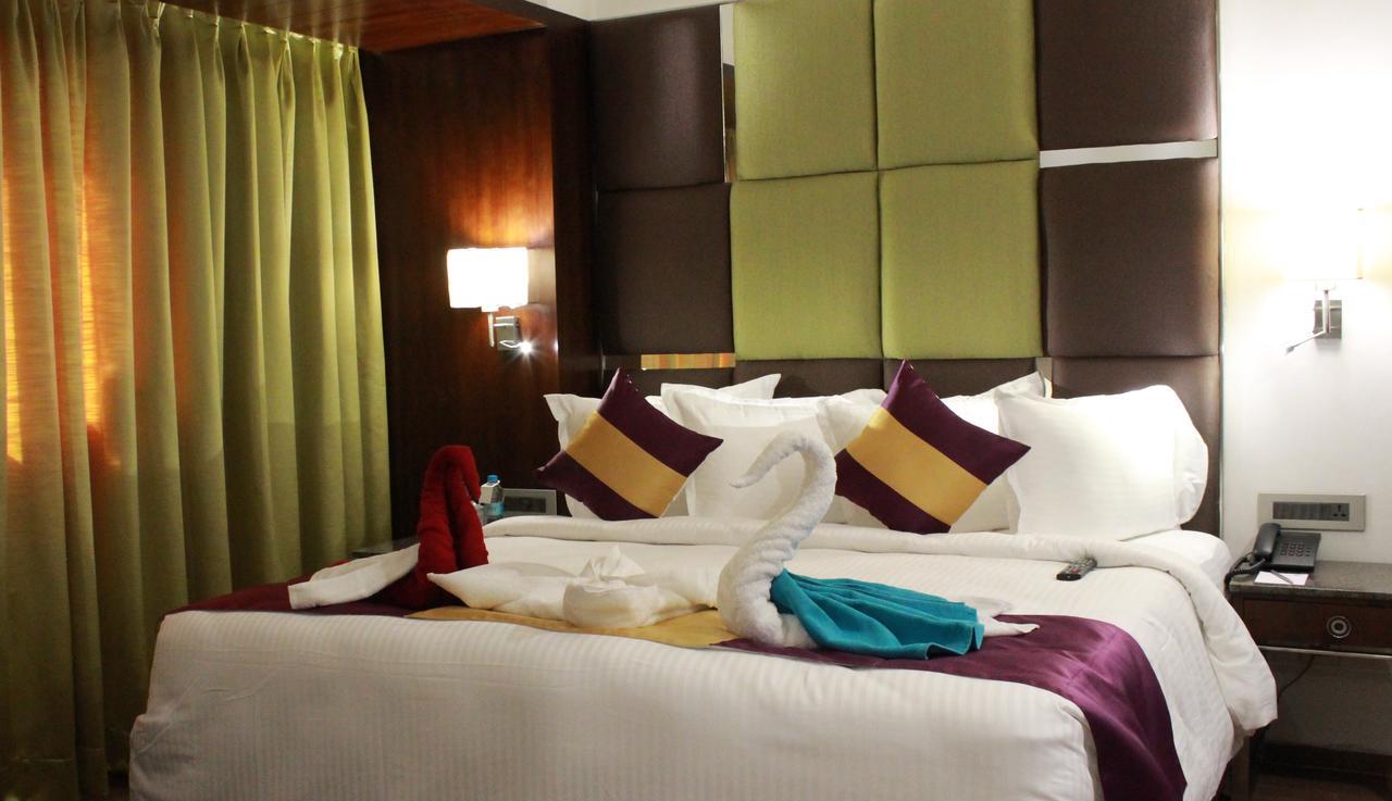 Hotel Ajantha Evergreen Vijayawāda Eksteriør bilde